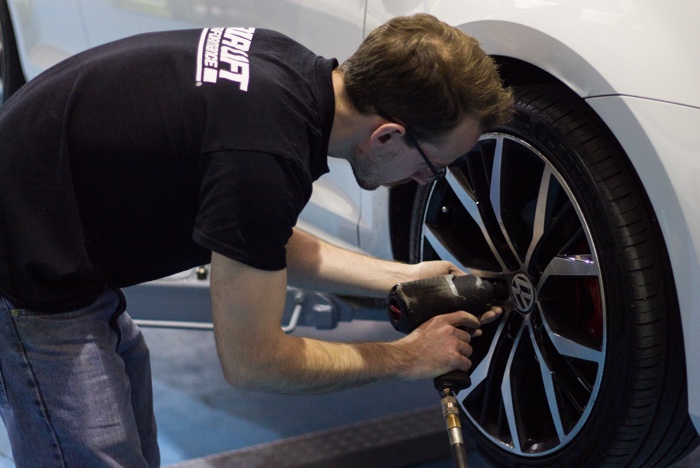 Re-fitting Volkswagen Golf MK7 wheel