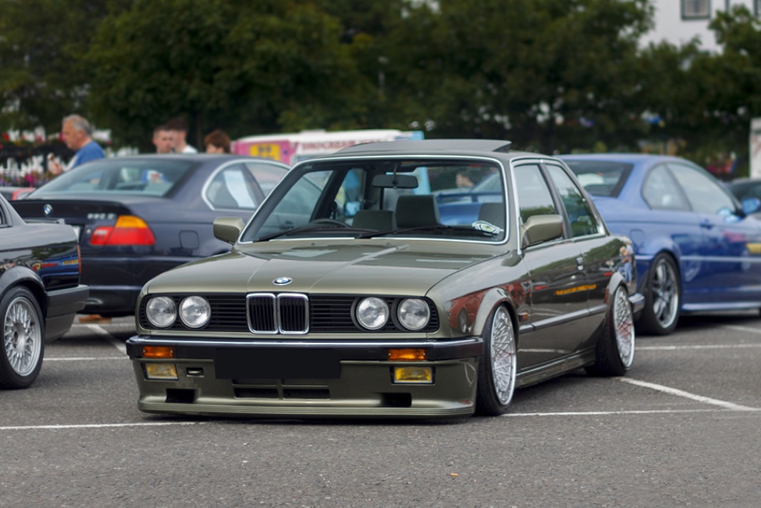 Richard Smyth's BMW E30 on Airlift Air Suspension