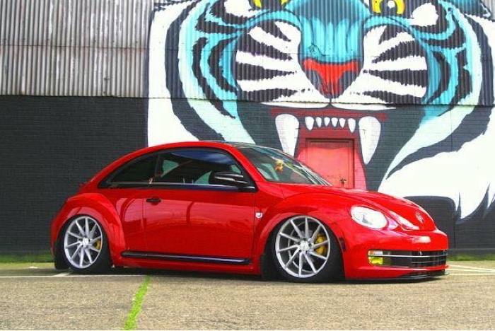 Natasha Walker's Volkswagen Beetle on Airlift Air Suspension