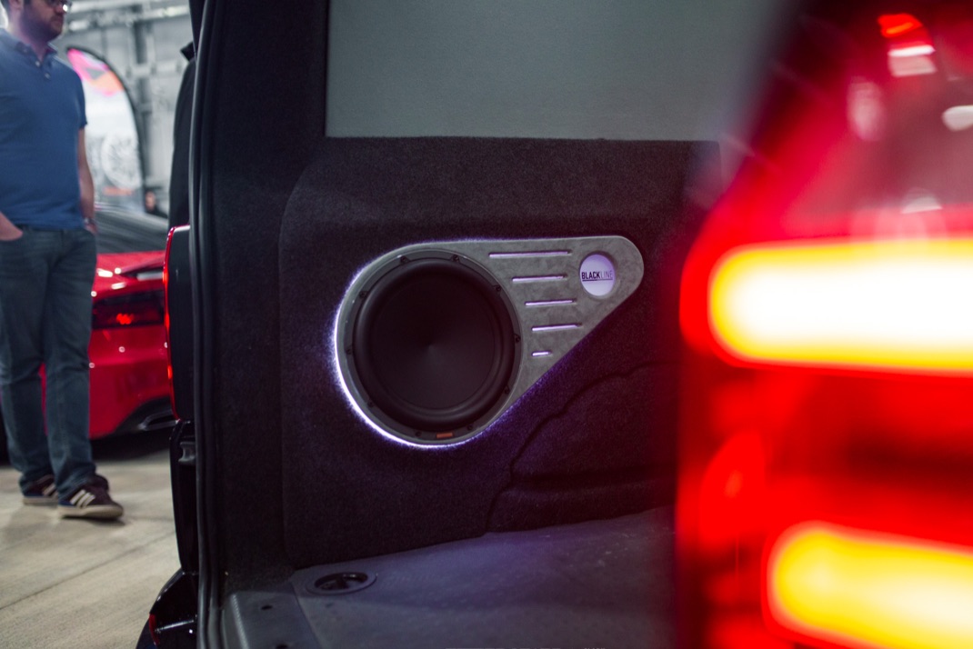 Volkswagen Transporter Hertz Subwoofer build